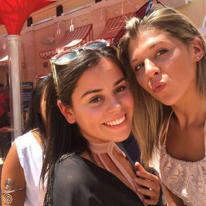 Meet your Posher, Olivia